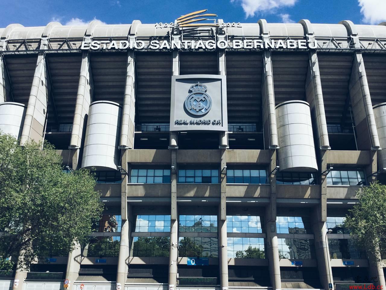 ���籨��������Ϊ�²������򳡽���2��ͣ����������6700��ŷԪ