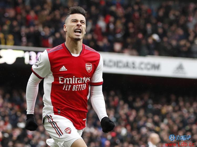 21岁生日前马丁内利收获7粒英超进球,在巴西球员中仅次于热苏斯