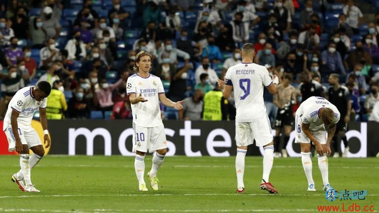 ���ߣ�������Ա�ڼ��еȴ���һ���¹ڼ����