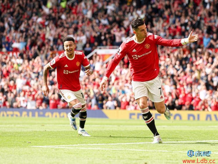 曼晚:滕哈赫将C罗视为首发中锋,两翼安排富有创造力的边锋