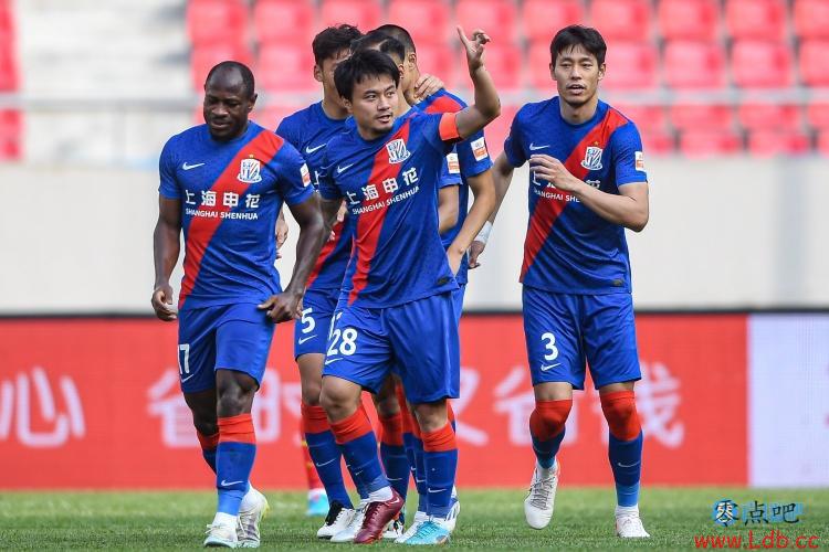 曹赟定代表申花出战261场中超联赛,成历史第一