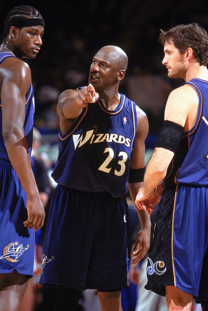 20年前的今天:乔丹代表奇才在首轮第一顺位选中夸梅-布朗