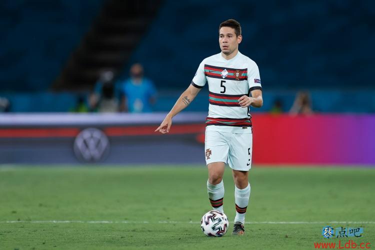 格雷罗:很遗憾这样输掉比赛,我们踢得很精彩但欠缺一些运气