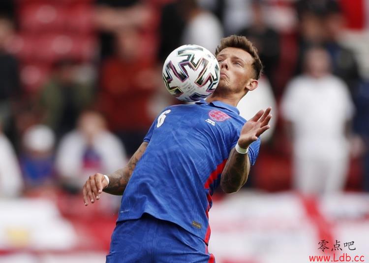 斯基拉:埃弗顿正努力争夺本-怀特,希望从阿森纳手中截胡