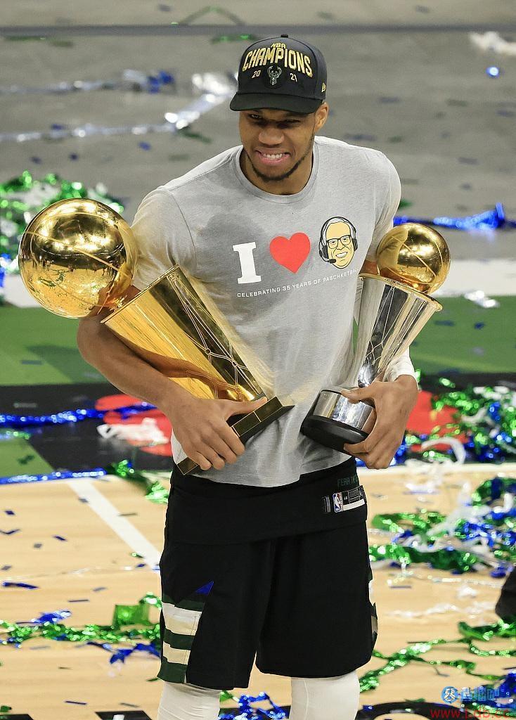 NBAɹĸ˫ͼƬ˹ѹھֻܶ