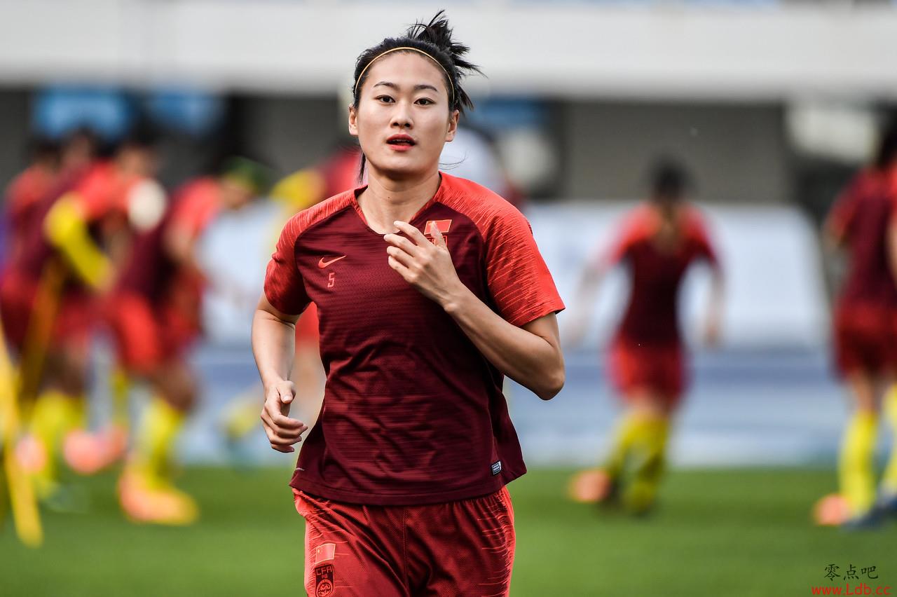 吴海燕谈备战奥运会落泪:累但很快乐,盼大家看到新女足的进步