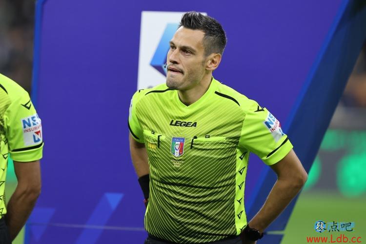 米体:国米赛后在更衣室与裁判谈了点球问题,要求对方给出解释