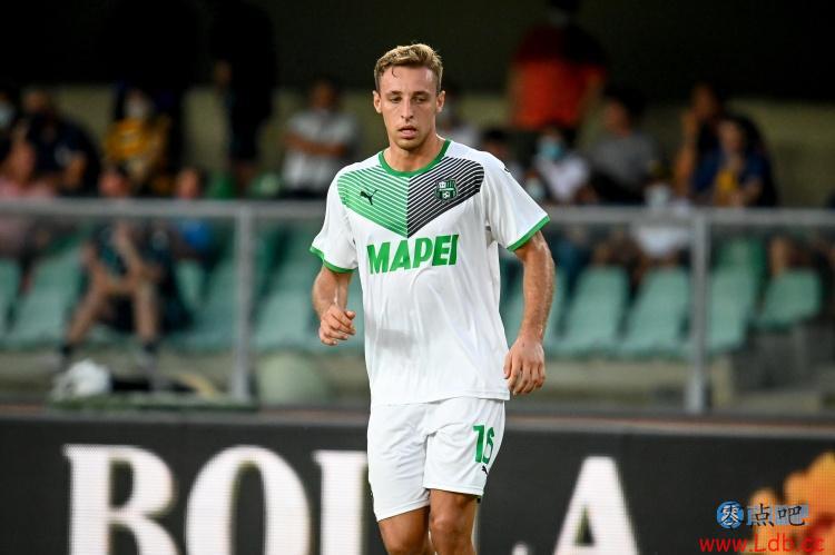 米体:增强中场厚度,国米加速引进萨索洛球员弗拉泰西的谈判