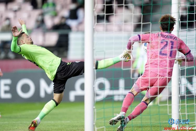 鲁媒:全北现代前锋球员伊尤岑科有望加盟山东泰山