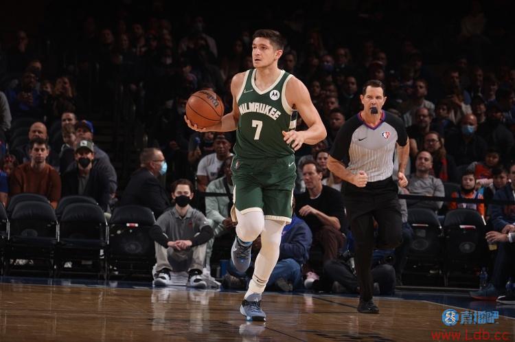 布登霍尔泽谈公牛主场:今晚没什么不同 阿伦依旧会上场竞争