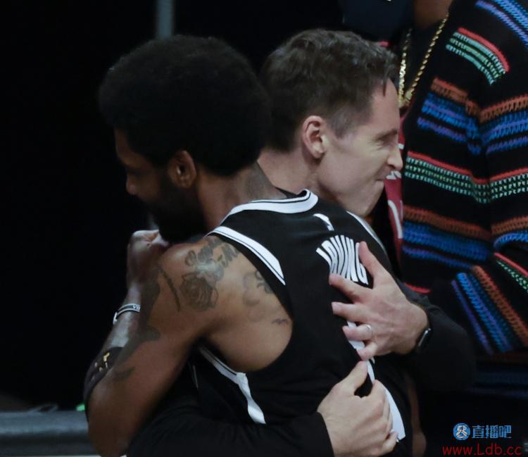 纳什:我们都对欧文会续约很有信心 现阶段磨炼比胜利更重要