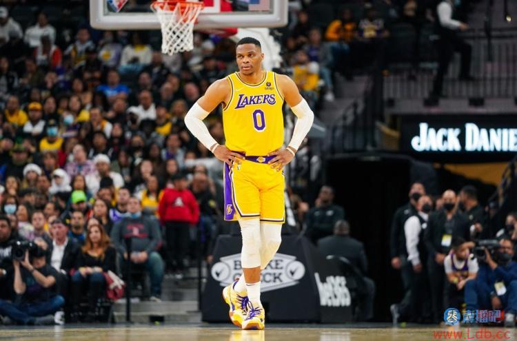 美记:尼克斯对在今夏通过交易得到威少毫无兴趣