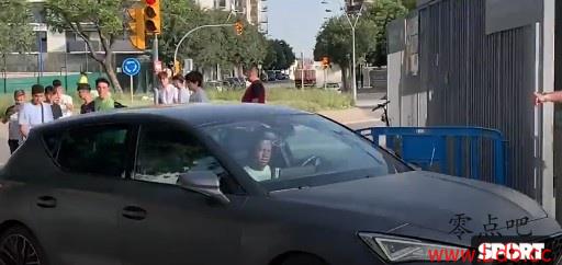 每体：巴萨开始季前备战，法蒂、佩德里、普吉等人抵达训练场