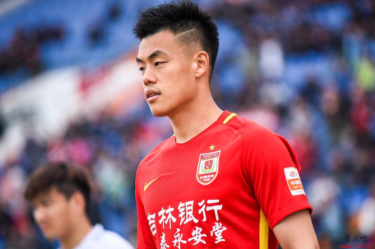 鲁媒：泰山亚泰上演四外援对决，谭龙“神经刀”值得被特别关注