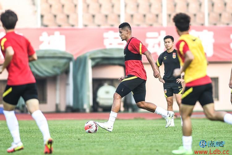 国足vs中国香港队战绩：18胜7平4负，进55球失19球