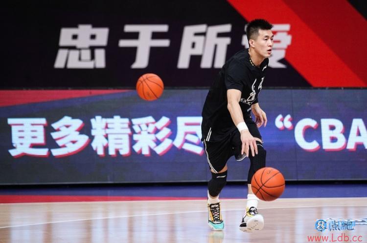 杨毅：辽宁体育局和球队都不接受艾伦走 接下来肯定做他思想工作