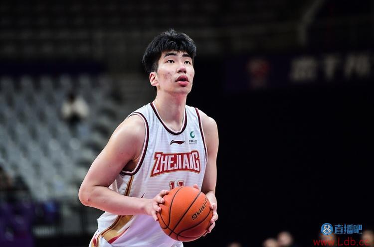 余嘉豪谈“小姚明”称号：是大家的认可与期待 但我更想成为自己