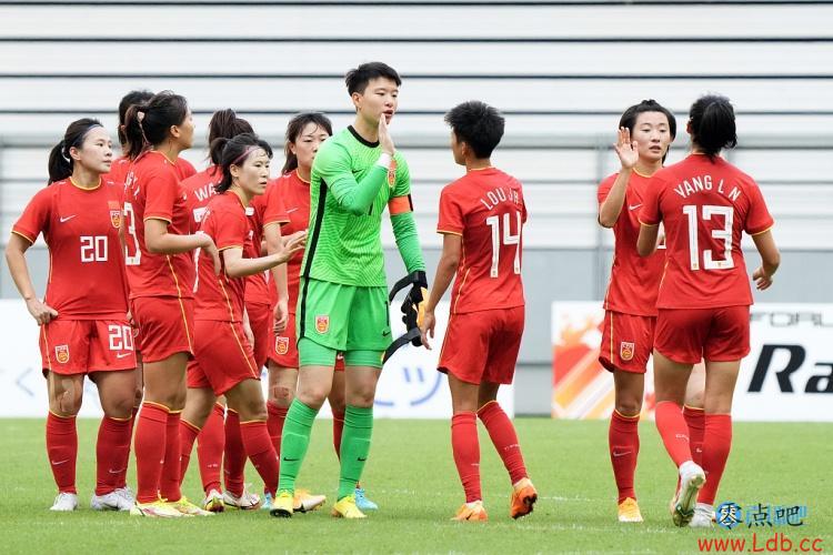 中国体育报评女足美国拉练：适应高强度对抗，年轻球员得到了成长