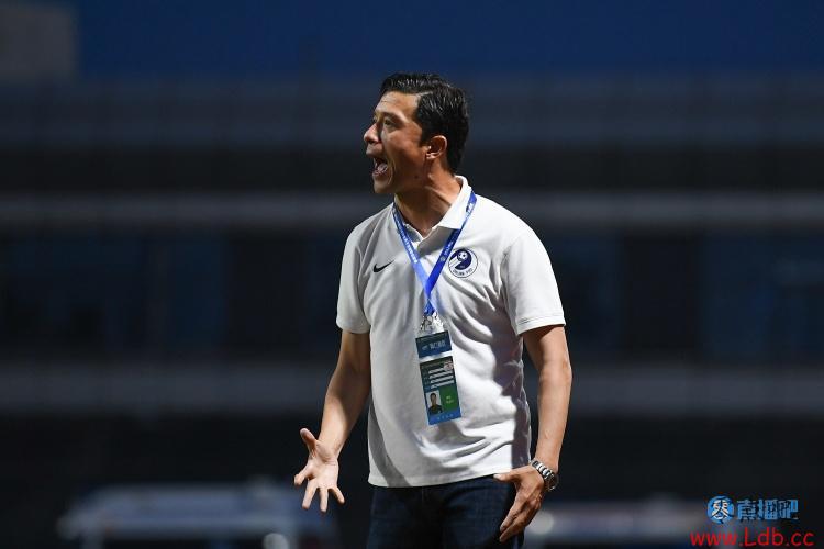 媒体人：大连人的转会窗引援结束，一内一外引援最终宣告失败