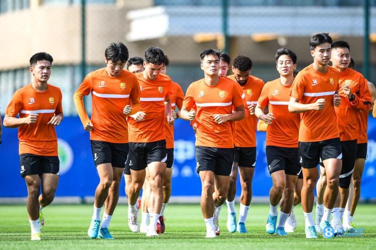 ࣺ人U21Ա򣬶Żڽ