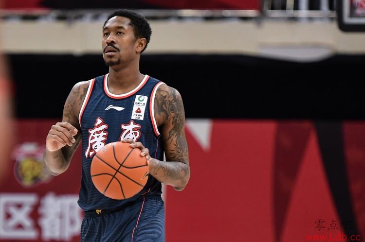 宋翔谈贾昊的防守:非常危险 可能是一次砸球员饭碗的动作