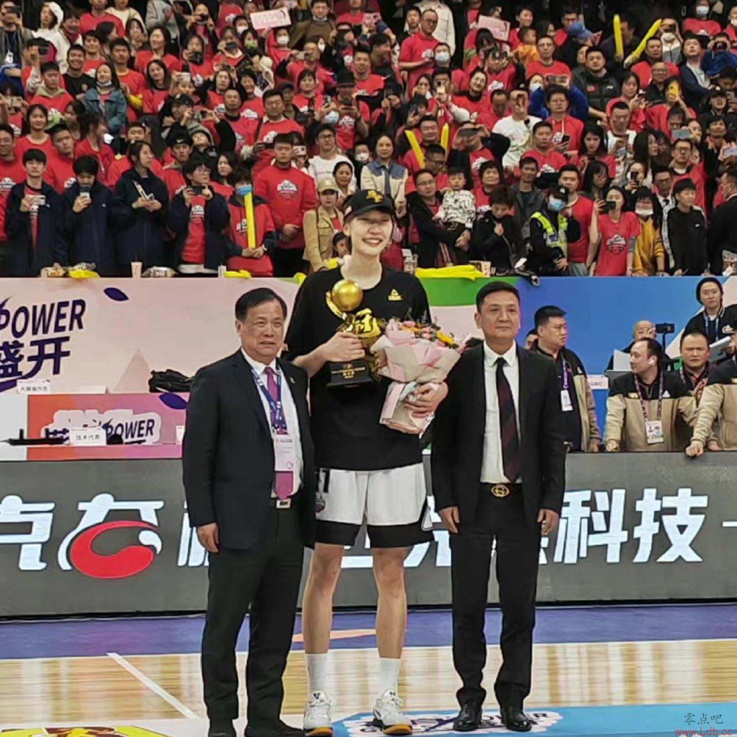 ??ŦԼ˹ɹ ϲWCBAܹھ+ܾMVP