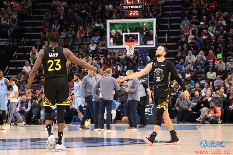 NBAʾഺ籩ʿ 76״̬ɫȡ