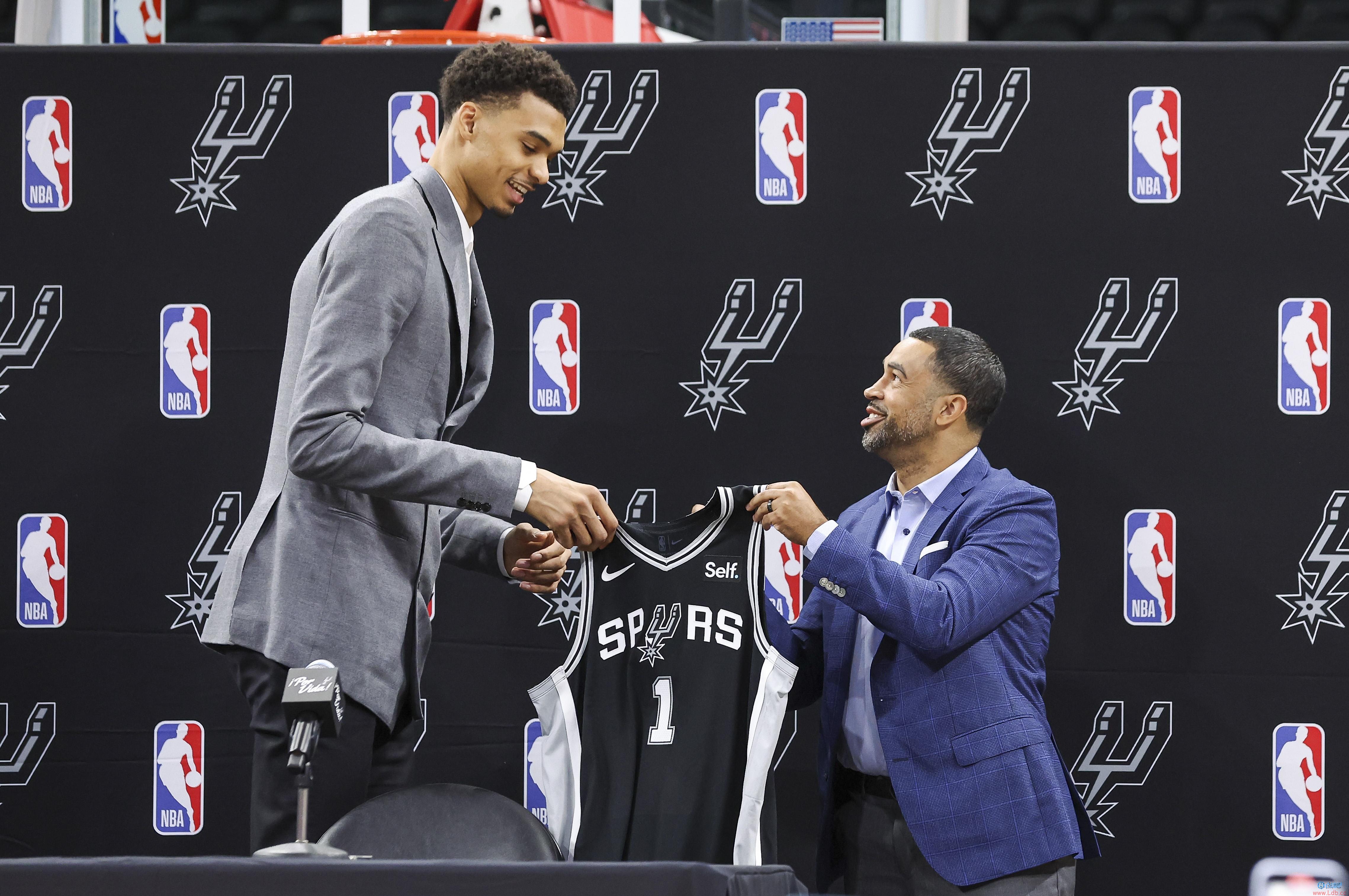 ŵǣͻƷ䲻ʺİ ܽ&DPOY