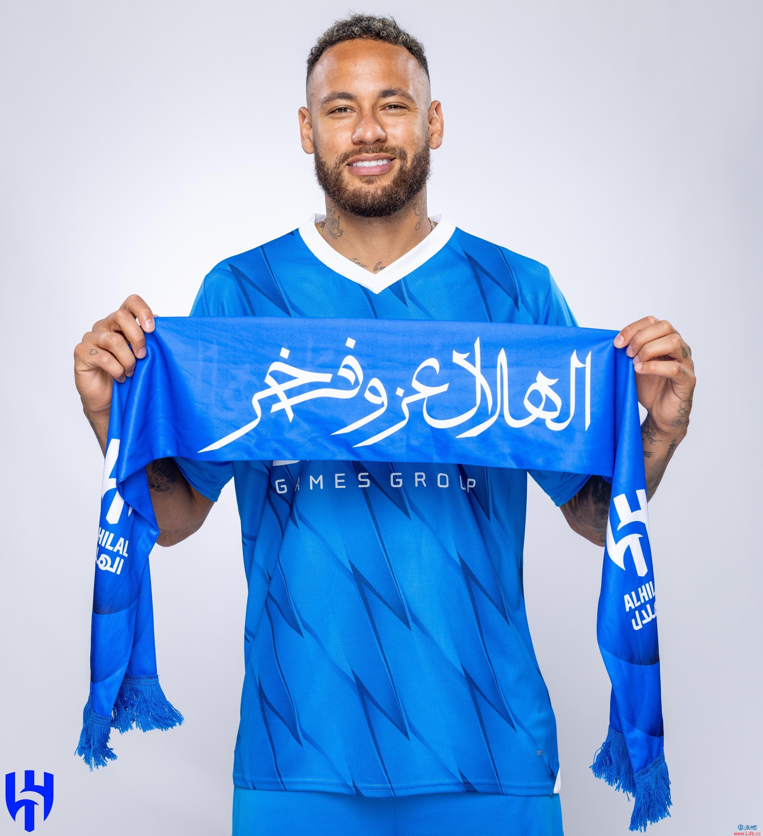 内马尔踢六年法甲却不懂法语!和新队友库利巴利问好时遇尴尬一幕