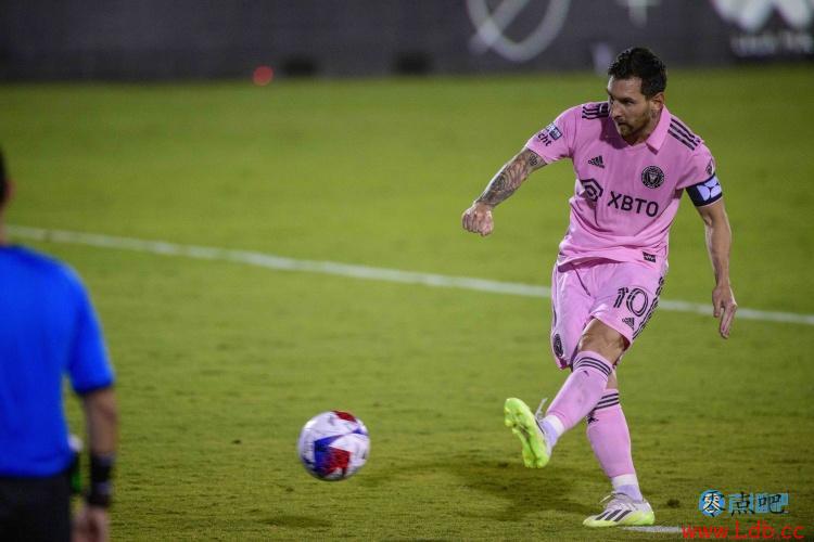 芝加哥火焰本场门票收入超950万美元,约占赛季门票收入55%