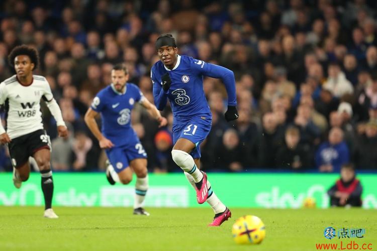 马杜埃凯:分析师给我看姆巴佩和萨拉赫的视频,让我学习他们