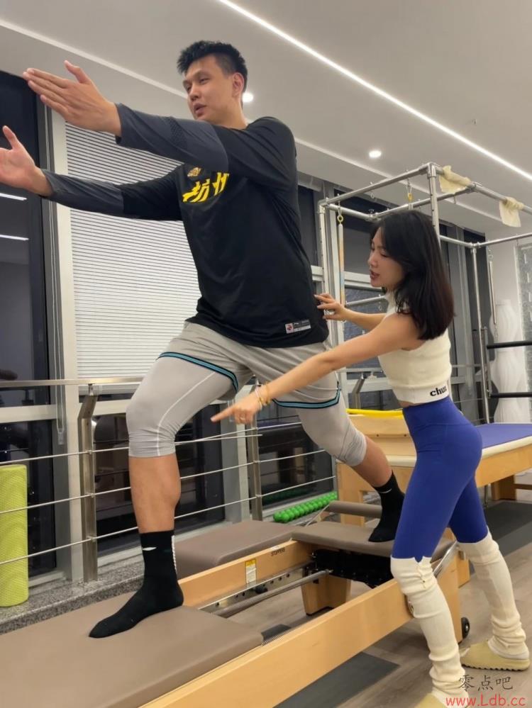 ŮɹӺĿѵգкߵķ ɰ