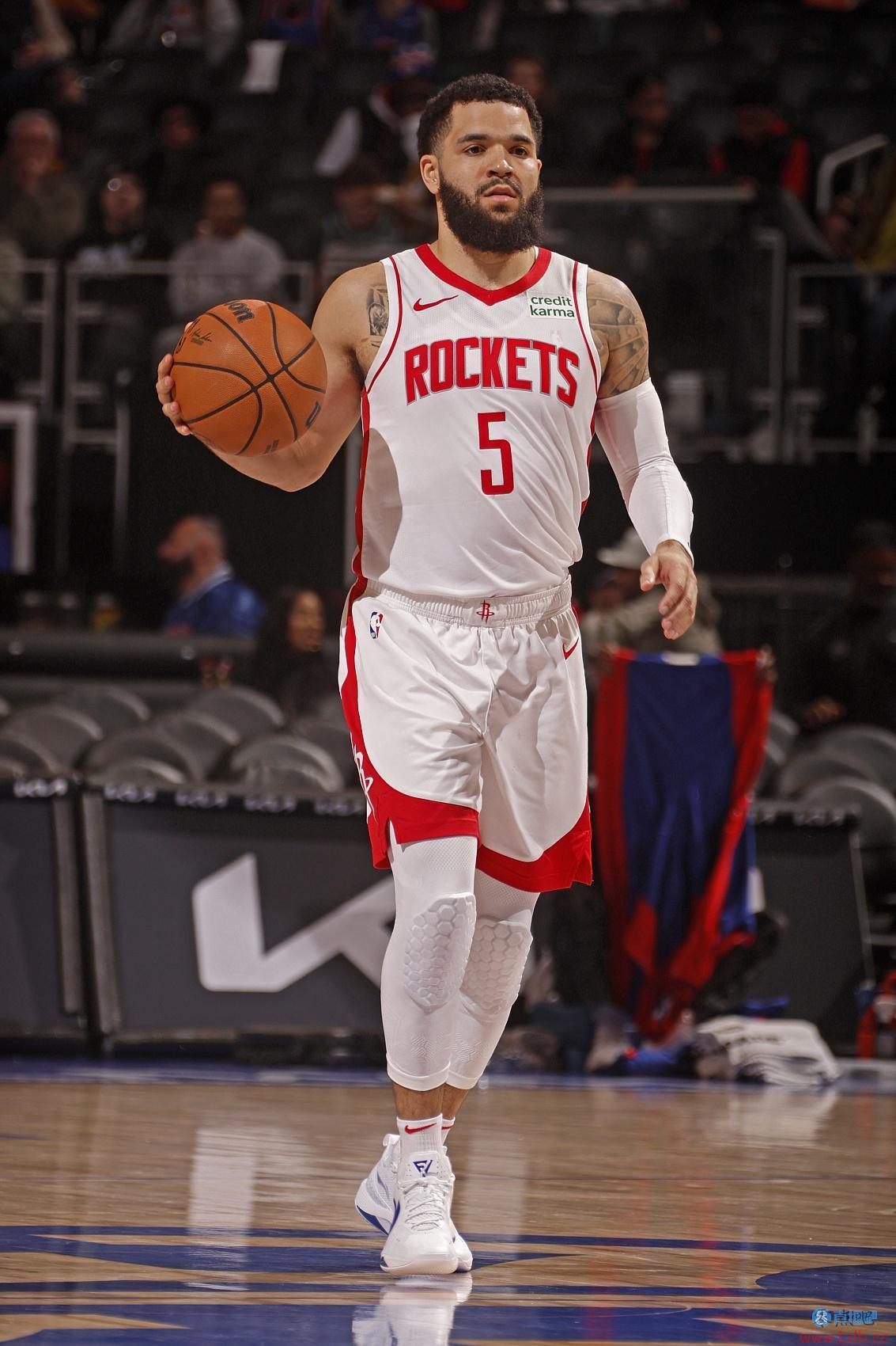 大学三分34%NBA40%!白魔:提高是因范弗里特 他是控卫之神