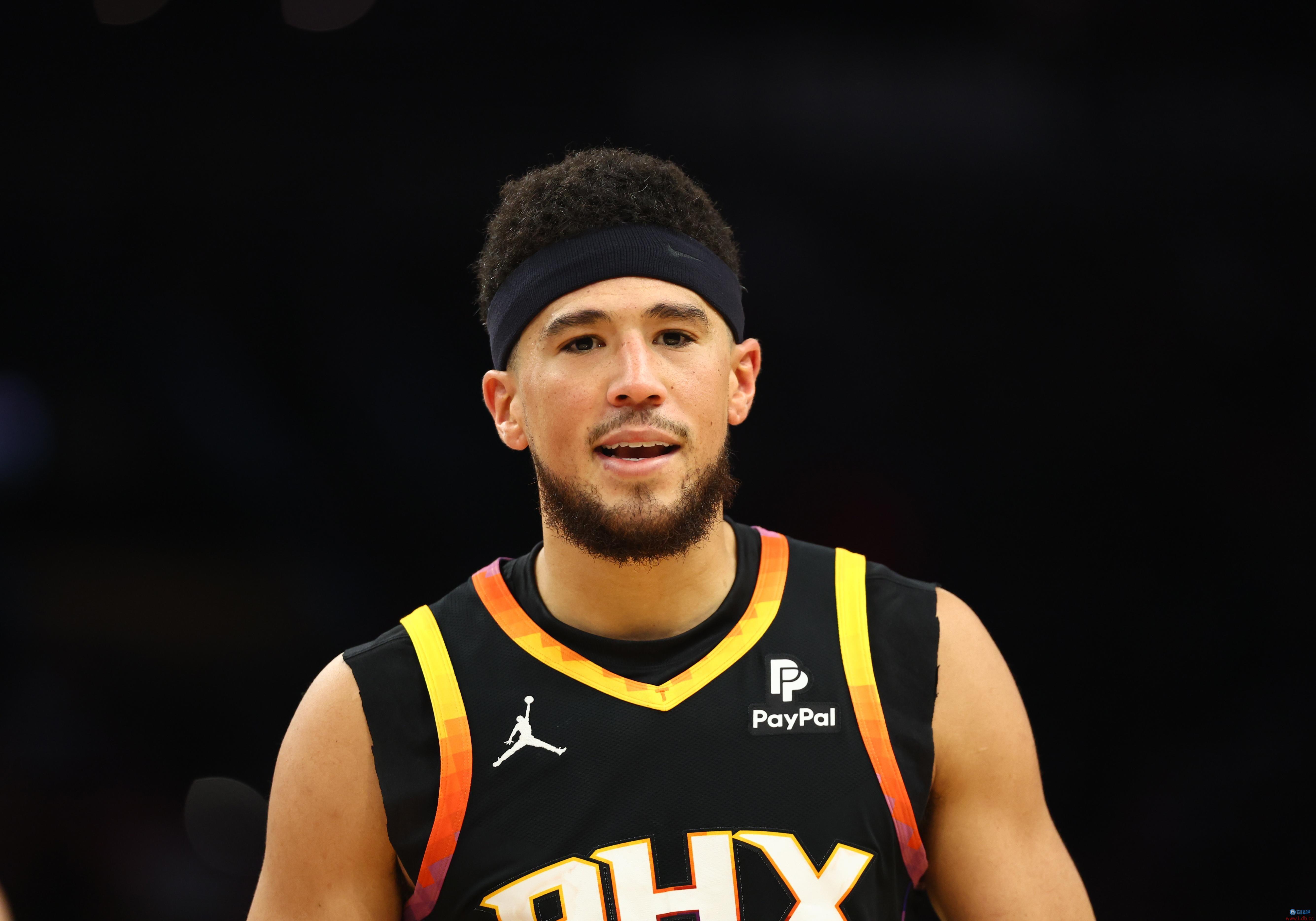 杜兰特谈布克得分队史第二:他是比赛专家 激励了整整一代球员