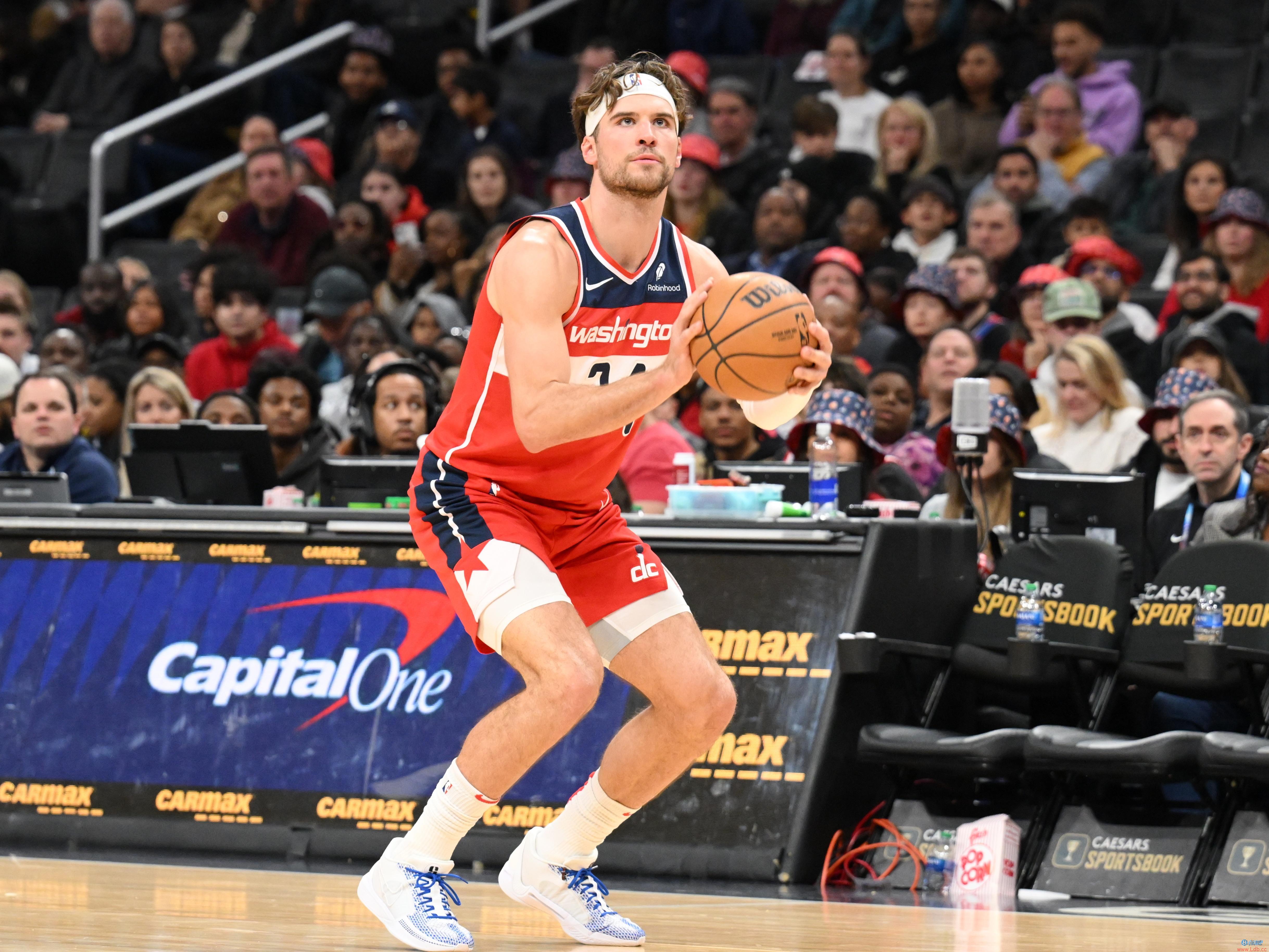 发挥不错!基斯珀特14中7&三分10中5砍下20分4篮板6助攻