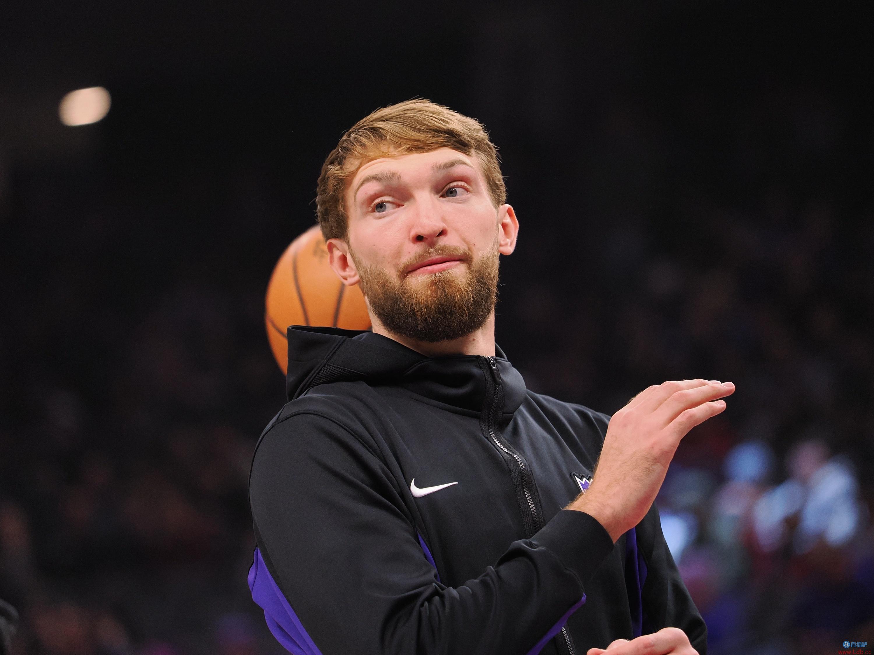 Ծ??ԼʦVSС NBA״γ3˫Ա