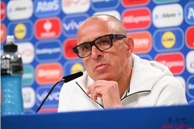 斯洛伐克主帅卡尔佐纳:这是伟大的胜利,我们的目标是小组出线