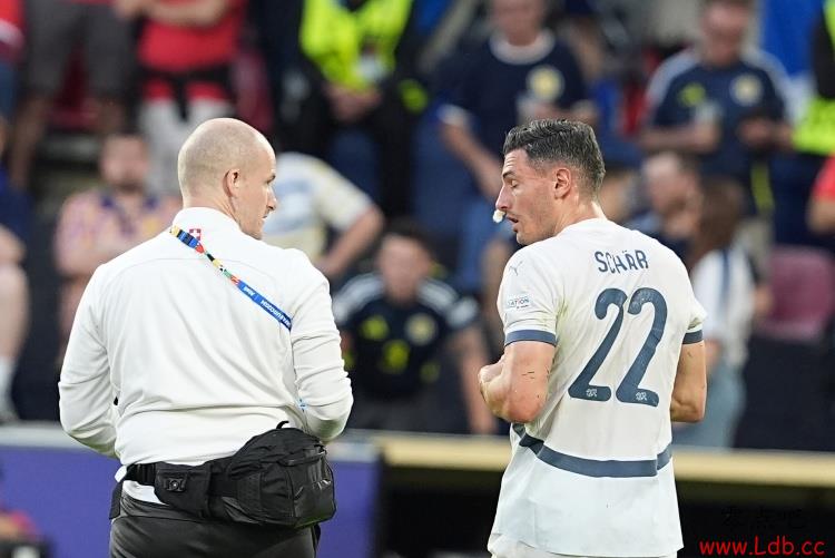 瑞媒:瑞士后卫沙尔在对阵苏格兰时鼻子骨折,他仍坚持踢完全场