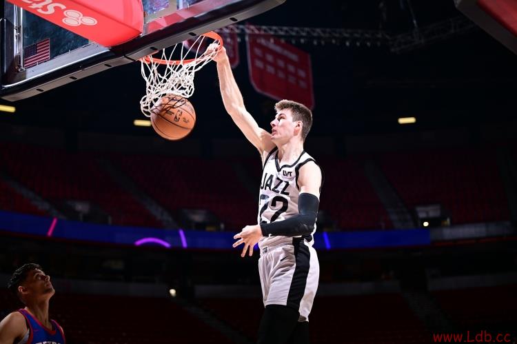 һ˭2024㻹ʣ10ԱδǩNBAͬ