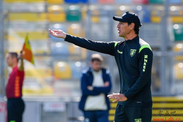 内斯塔:这场平局很有价值&我要祝贺全队,我想尽量淡化判罚争议