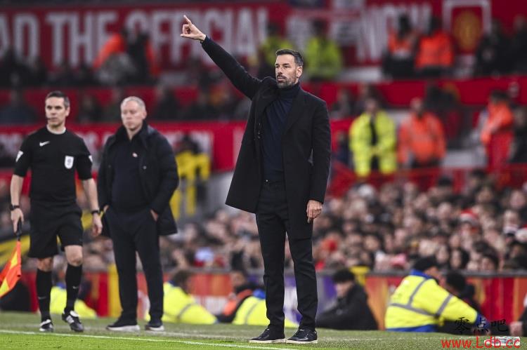 电讯报:范尼首战赢得球迷支持,B费卡塞米罗踢出本赛季最佳一战