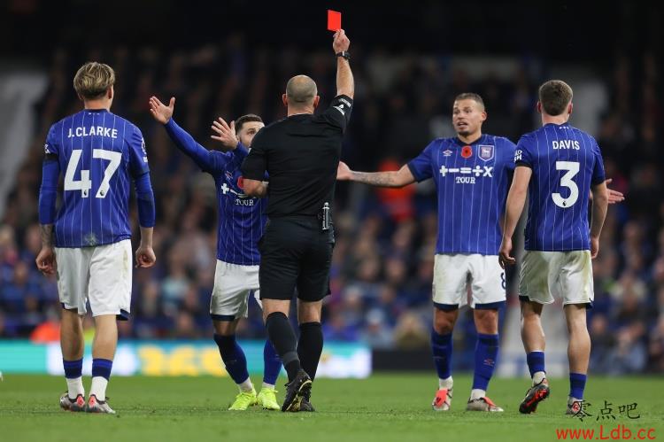 泰晤士报:菲利普斯染红,让伊普斯维奇错失本赛季英超首胜